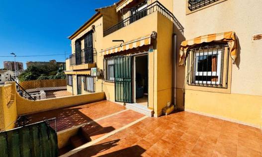 Townhouse / Semi-detached - Bestaand - Torrevieja - La Rosaleda