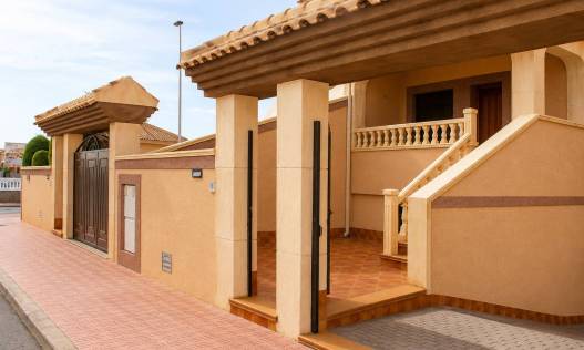 Townhouse / Semi-detached - Bestaand - Torrevieja - Torrevieja