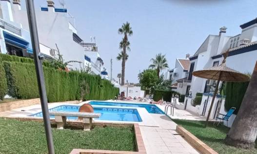 Townhouse / Semi-detached · Bestaand · Villamartín · Villamartín
