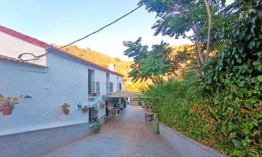 Villa - Bestaand - Almogía - Almogía