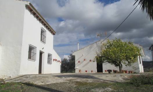 Villa - Bestaand - Almogía - Almogía