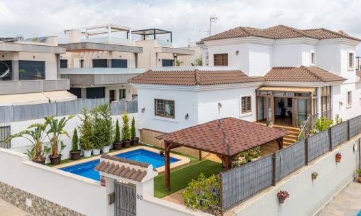 Villa - Bestaand - Los Montesinos - La Herrada