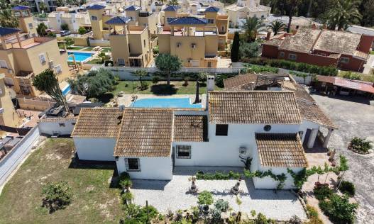 Villa - Bestaand - Orihuela Costa - Villamartin