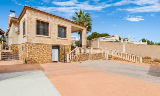 Villa - Bestaand - Torrevieja - Los Balcones