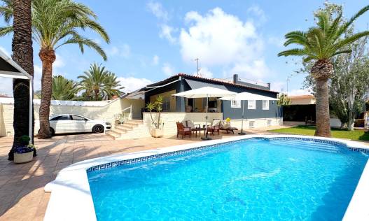 Villa - Bestaand - Torrevieja - Rocio del Mar