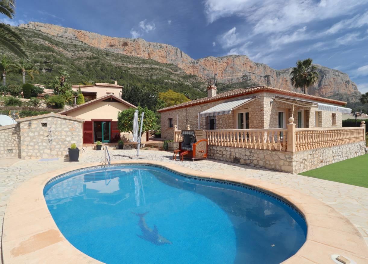 Bestaand - Villa - Jávea