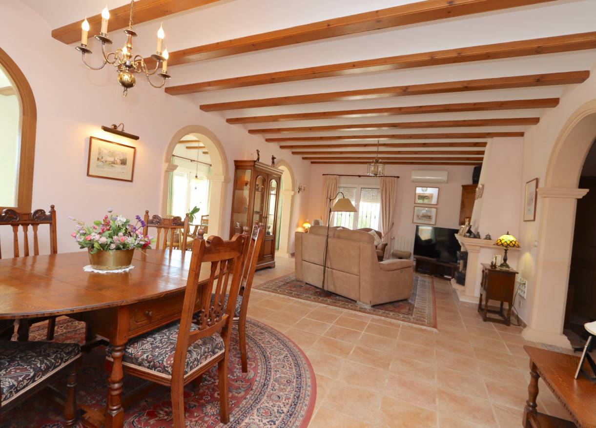 Bestaand - Villa - Jávea