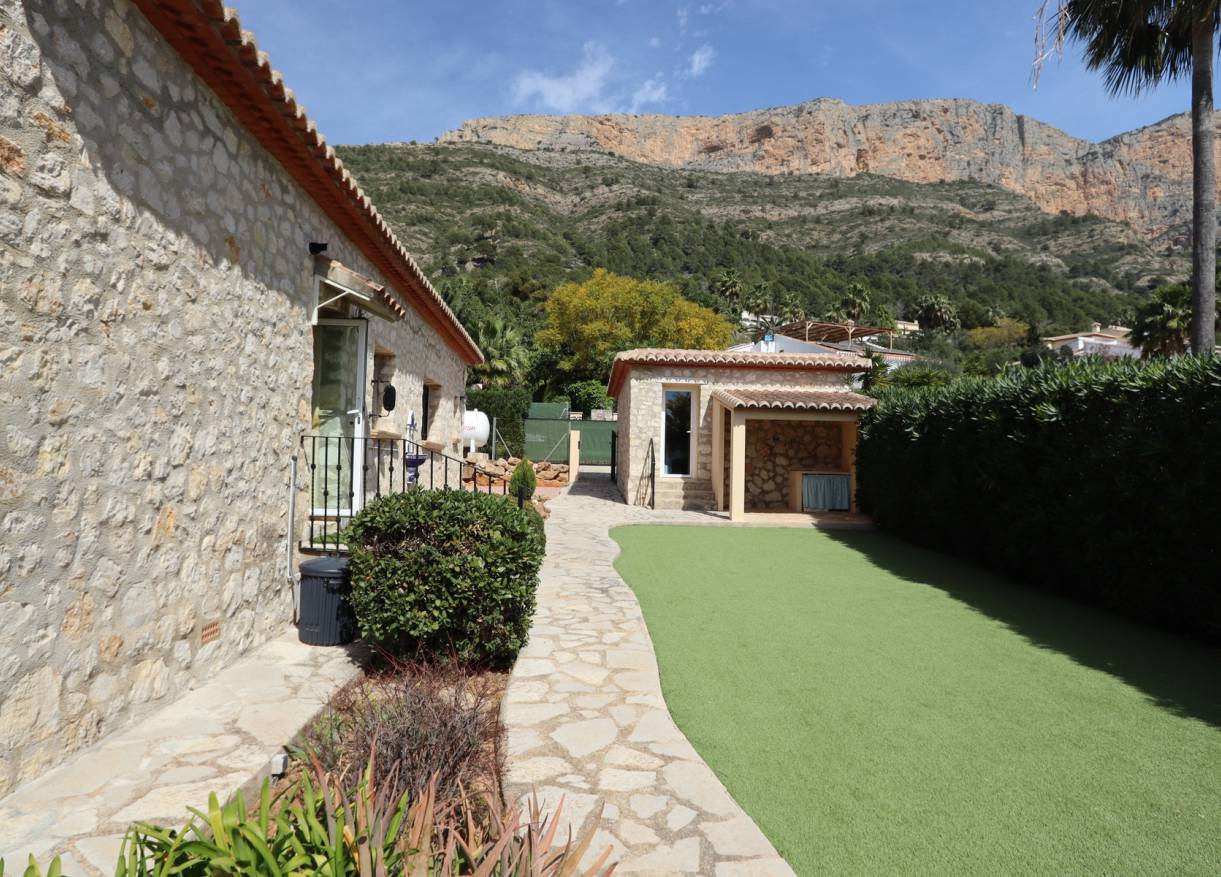 Bestaand - Villa - Jávea