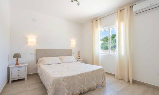 Bestaand - Villa - Jávea