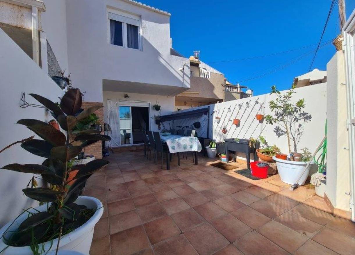 Bestaand - Townhouse / Semi-detached - Torrevieja - Los Frutales