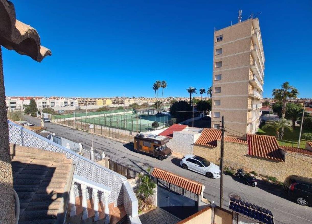 Bestaand - Townhouse / Semi-detached - Torrevieja - Los Frutales