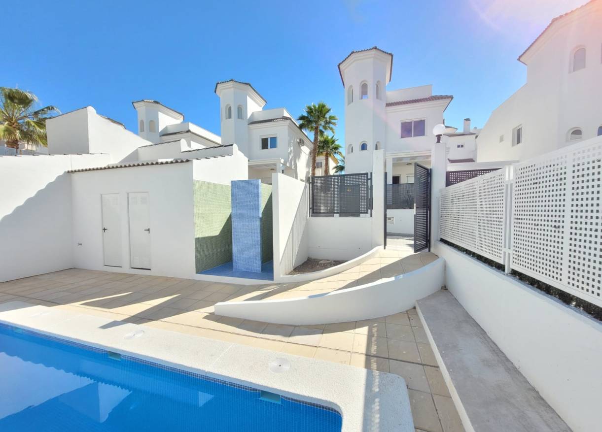 Vakantie verhuur - Semi detached villa - La Marina - Alicante