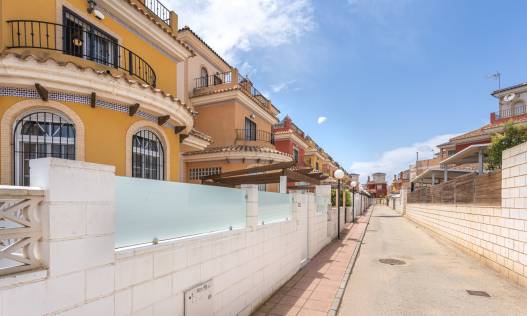 Bestaand - Villa - Los Montesinos - Los Montesinos - Urb. La Herrada