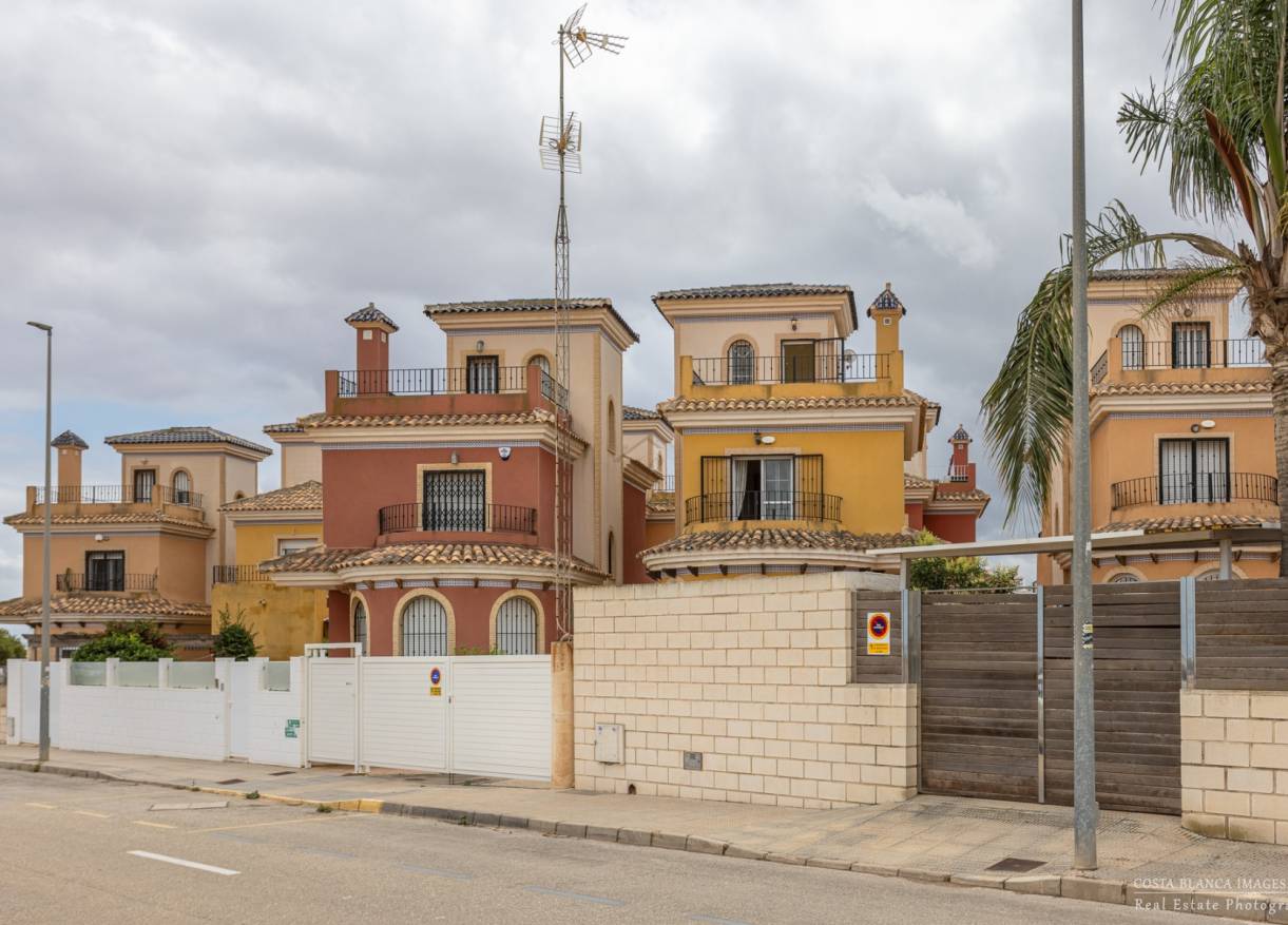 Bestaand - Villa - Los Montesinos - Los Montesinos - Urb. La Herrada