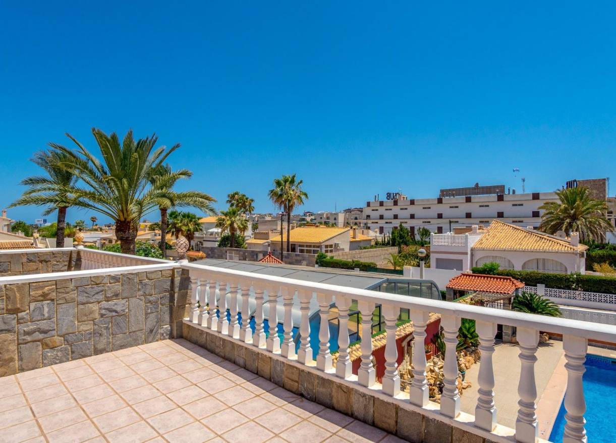 Bestaand - Villa - Orihuela Costa - Campoamor