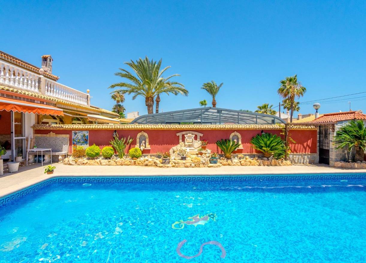 Bestaand - Villa - Orihuela Costa - Campoamor