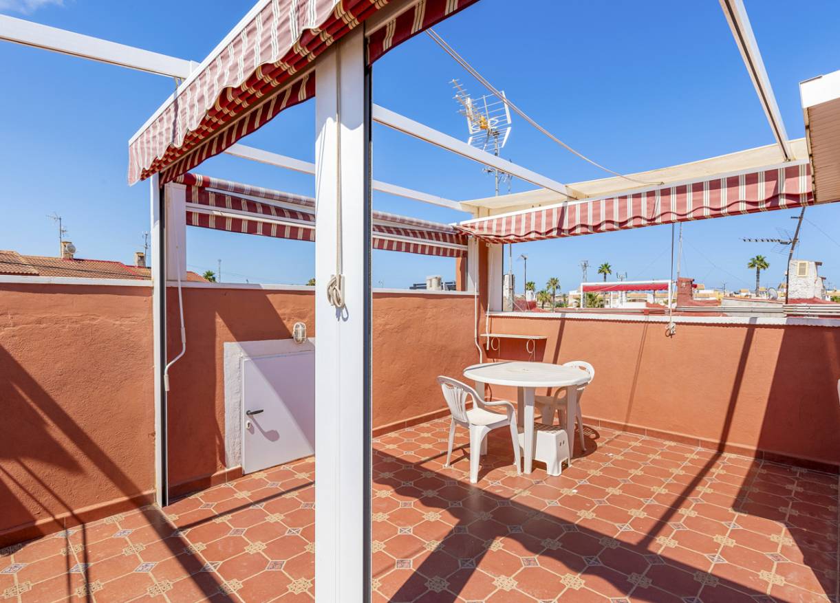 Bestaand - Townhouse / Semi-detached - Torrevieja - Torretas