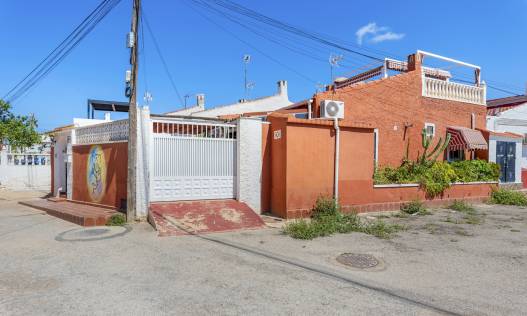 Bestaand - Townhouse / Semi-detached - Torrevieja - Torretas