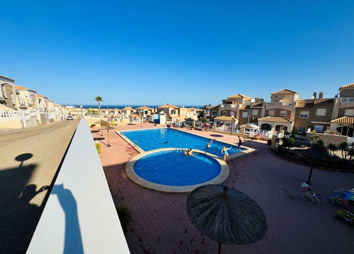 Bestaand - Townhouse / Semi-detached - Torrevieja - Aguas Nuevas