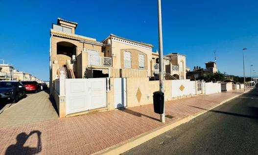 Bestaand - Townhouse / Semi-detached - Torrevieja - Aguas Nuevas