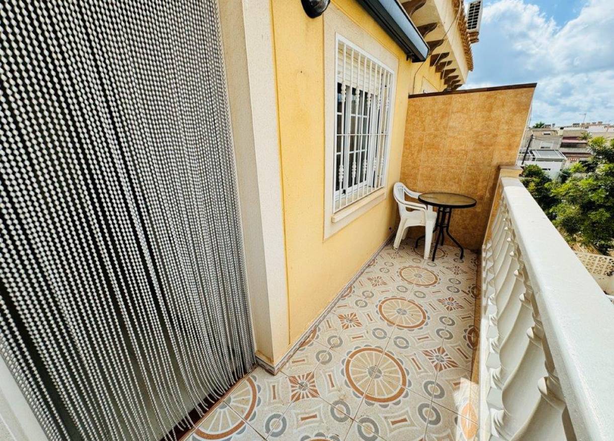 Bestaand - Townhouse / Semi-detached - Torrevieja - La Rosaleda