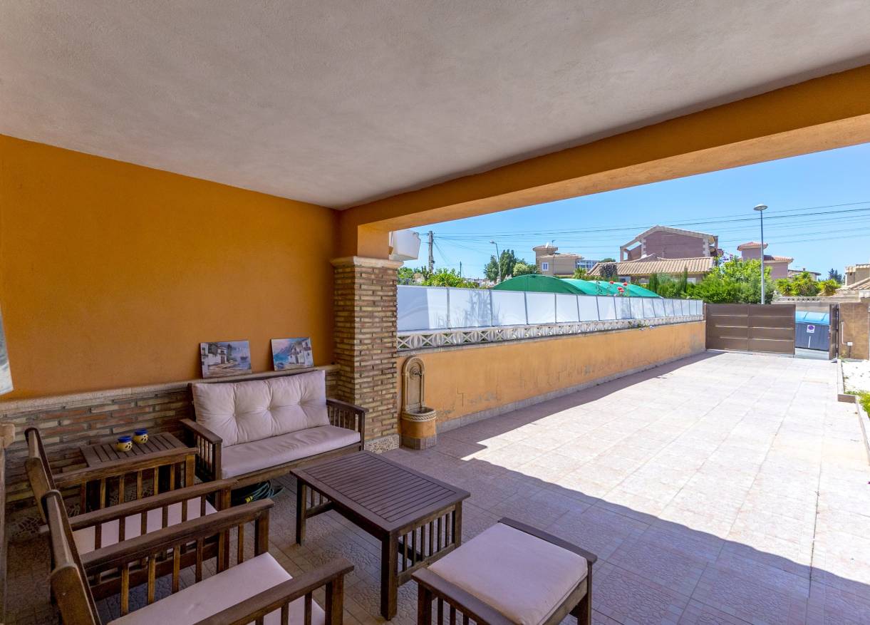 Bestaand - Townhouse / Semi-detached - Torrevieja - Los Balcones