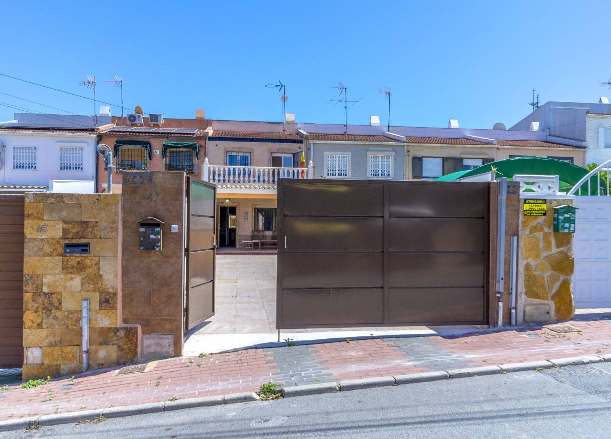 Bestaand - Townhouse / Semi-detached - Torrevieja - Los Balcones