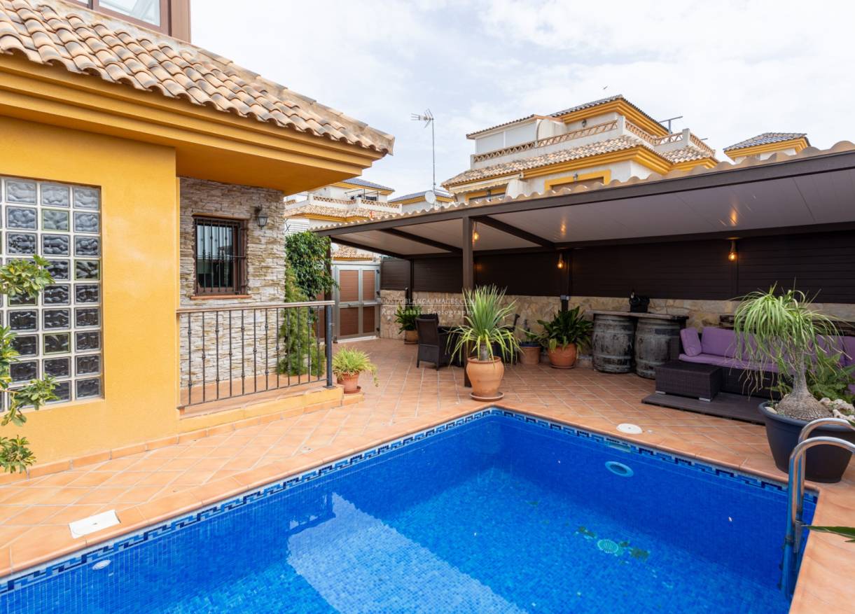 Bestaand - Townhouse / Semi-detached - Los Montesinos - La Herrada