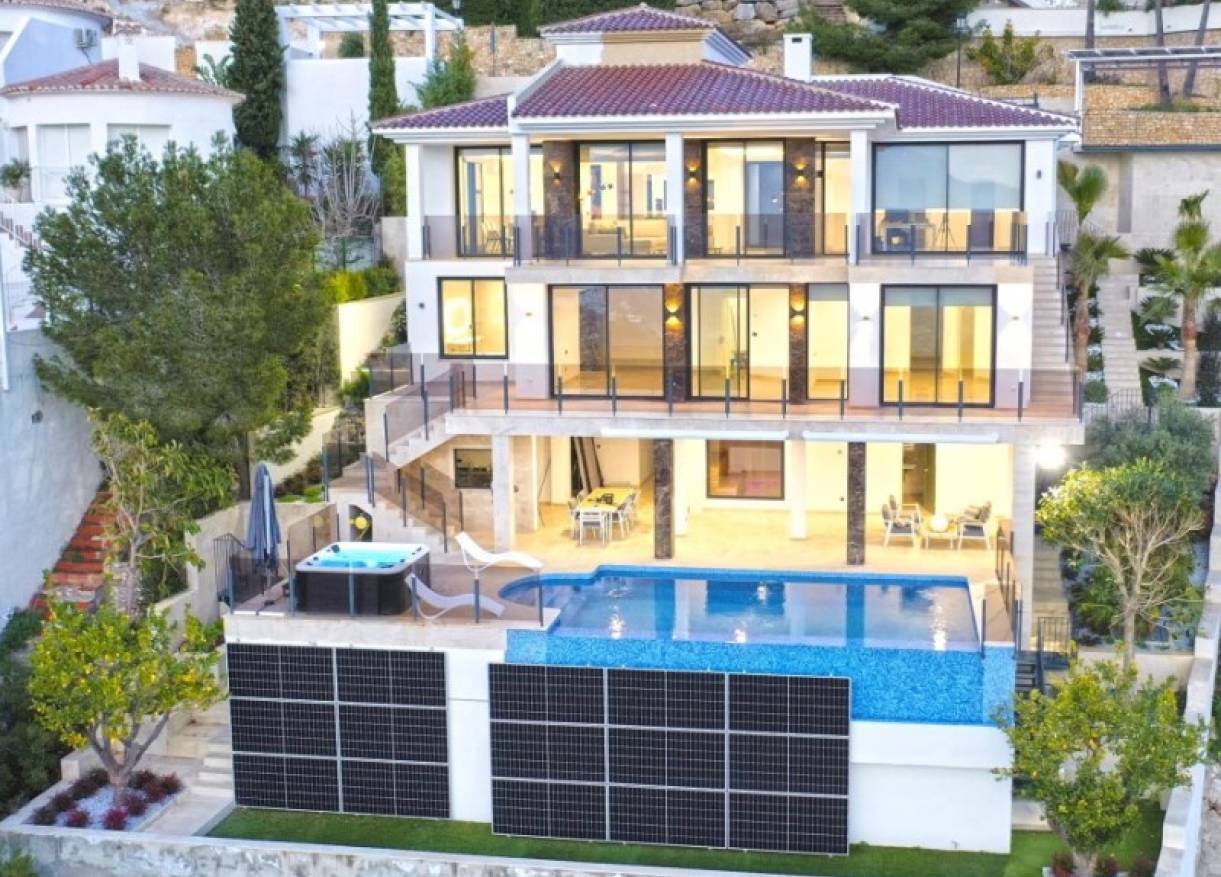 Bestaand - Villa - Altea - Av Europa, 03599