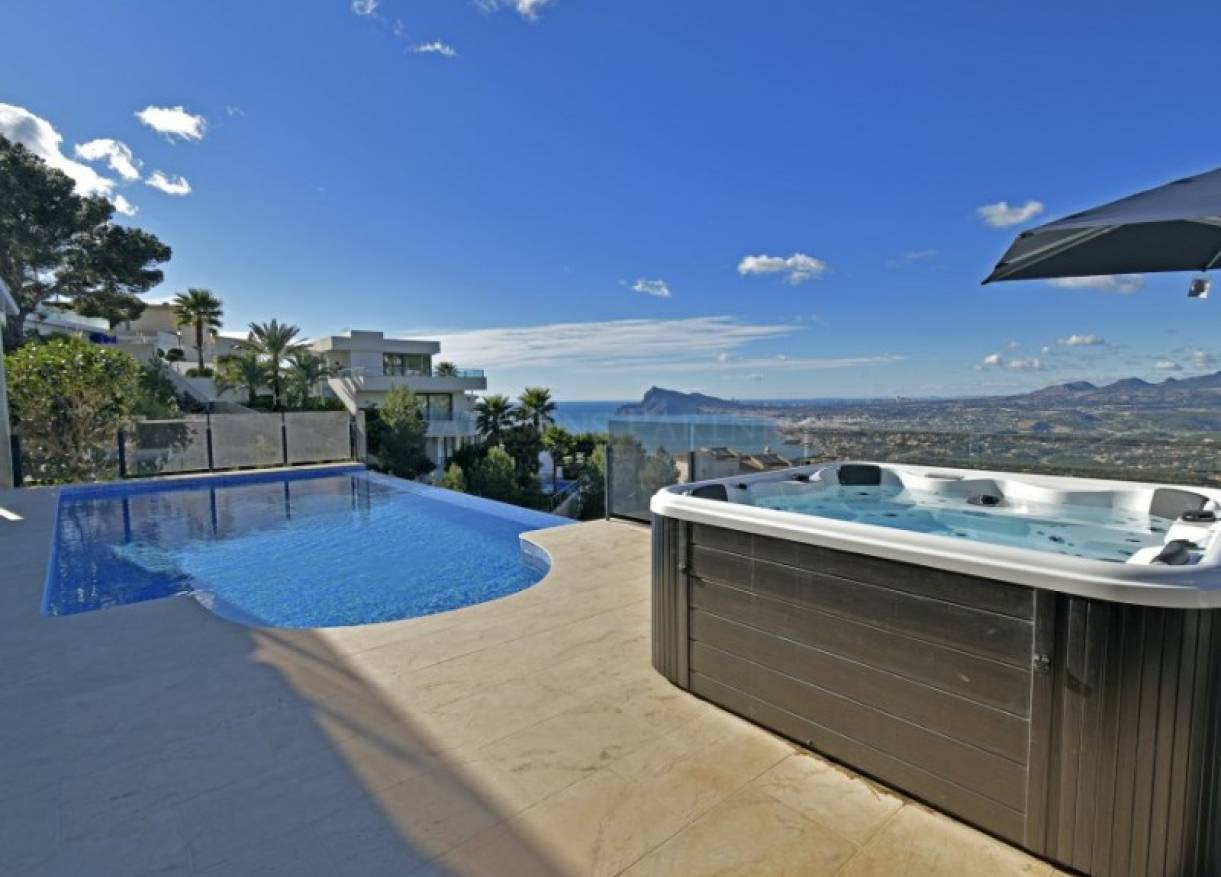 Bestaand - Villa - Altea - Av Europa, 03599