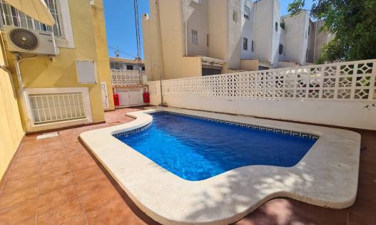 Bestaand - Townhouse / Semi-detached - Torrevieja - La Rosaleda