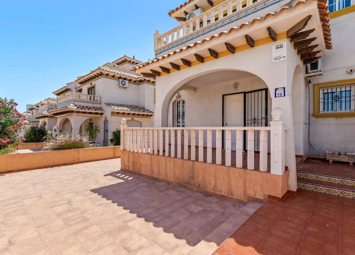 Bestaand - Townhouse / Semi-detached - Orihuela Costa - Lomas de Cabo Roig