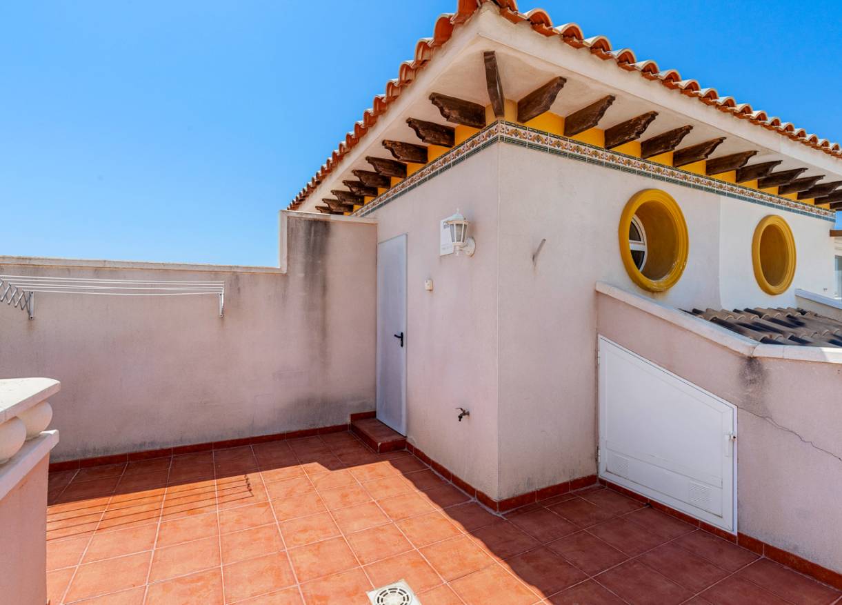 Bestaand - Townhouse / Semi-detached - Orihuela Costa - Lomas de Cabo Roig