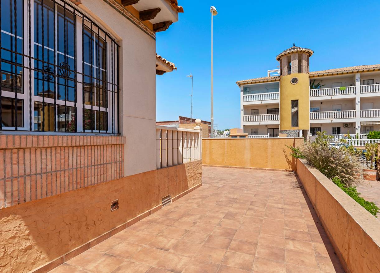 Bestaand - Townhouse / Semi-detached - Orihuela Costa - Lomas de Cabo Roig