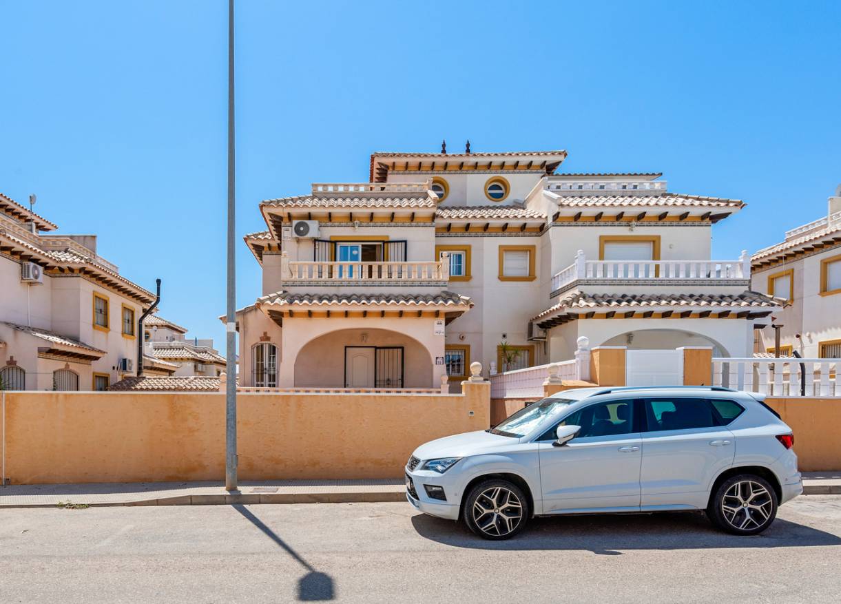 Bestaand - Townhouse / Semi-detached - Orihuela Costa - Lomas de Cabo Roig