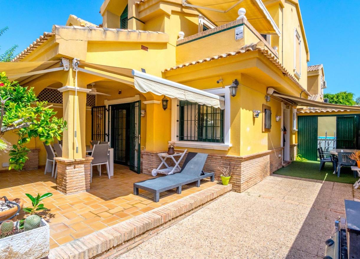 Bestaand - Townhouse / Semi-detached - Orihuela Costa - Campoamor