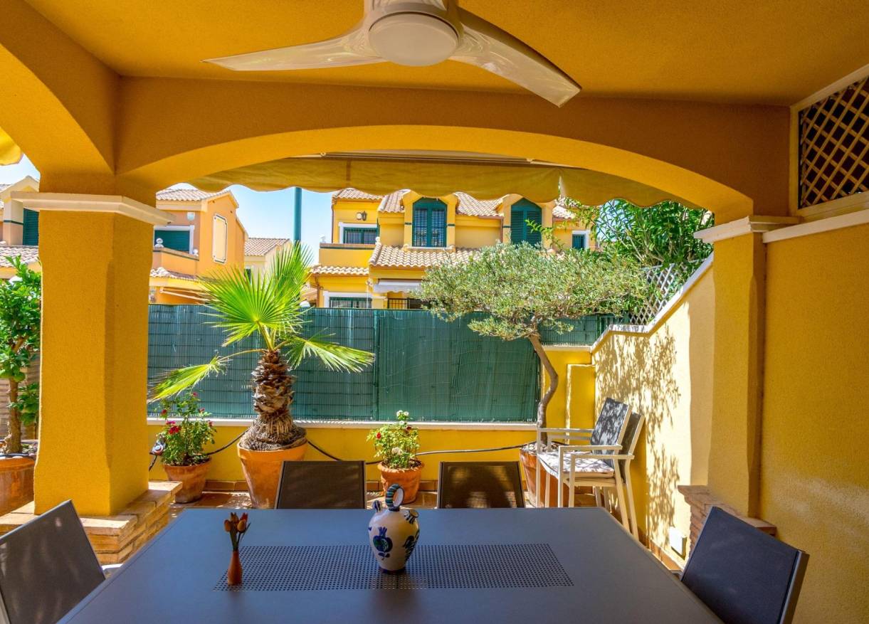 Bestaand - Townhouse / Semi-detached - Orihuela Costa - Campoamor