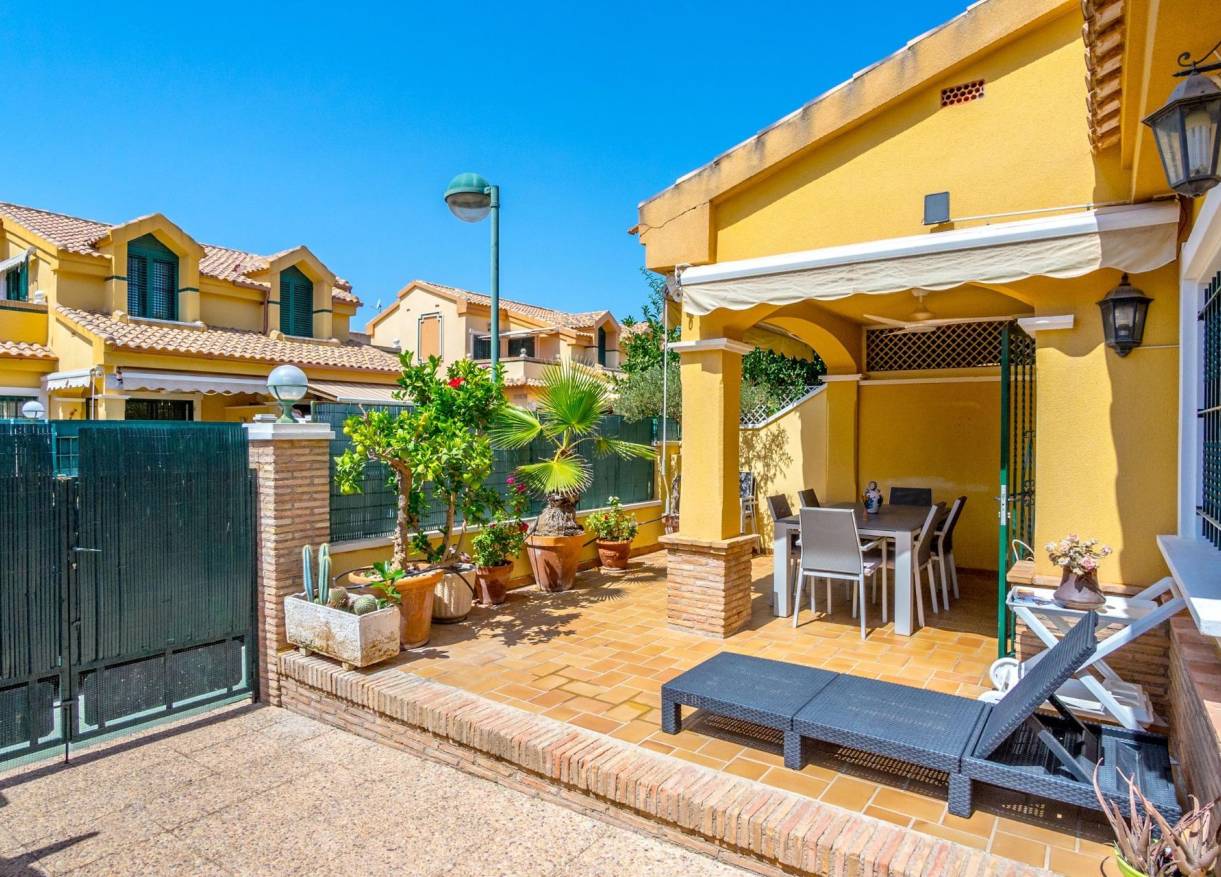 Bestaand - Townhouse / Semi-detached - Orihuela Costa - Campoamor