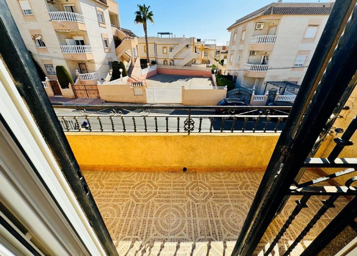 Bestaand - Townhouse / Semi-detached - Torrevieja - La Rosaleda