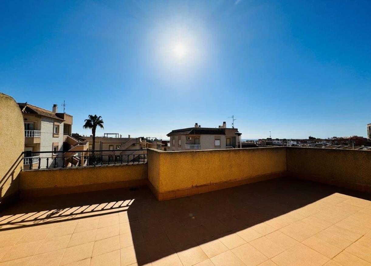 Bestaand - Townhouse / Semi-detached - Torrevieja - La Rosaleda