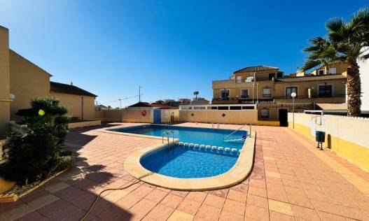 Bestaand - Townhouse / Semi-detached - Torrevieja - La Rosaleda