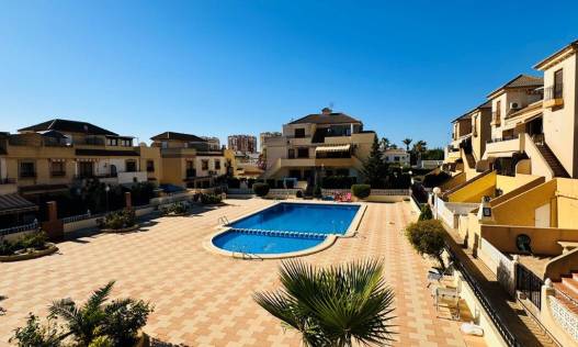 Bestaand - Townhouse / Semi-detached - Torrevieja - La Rosaleda