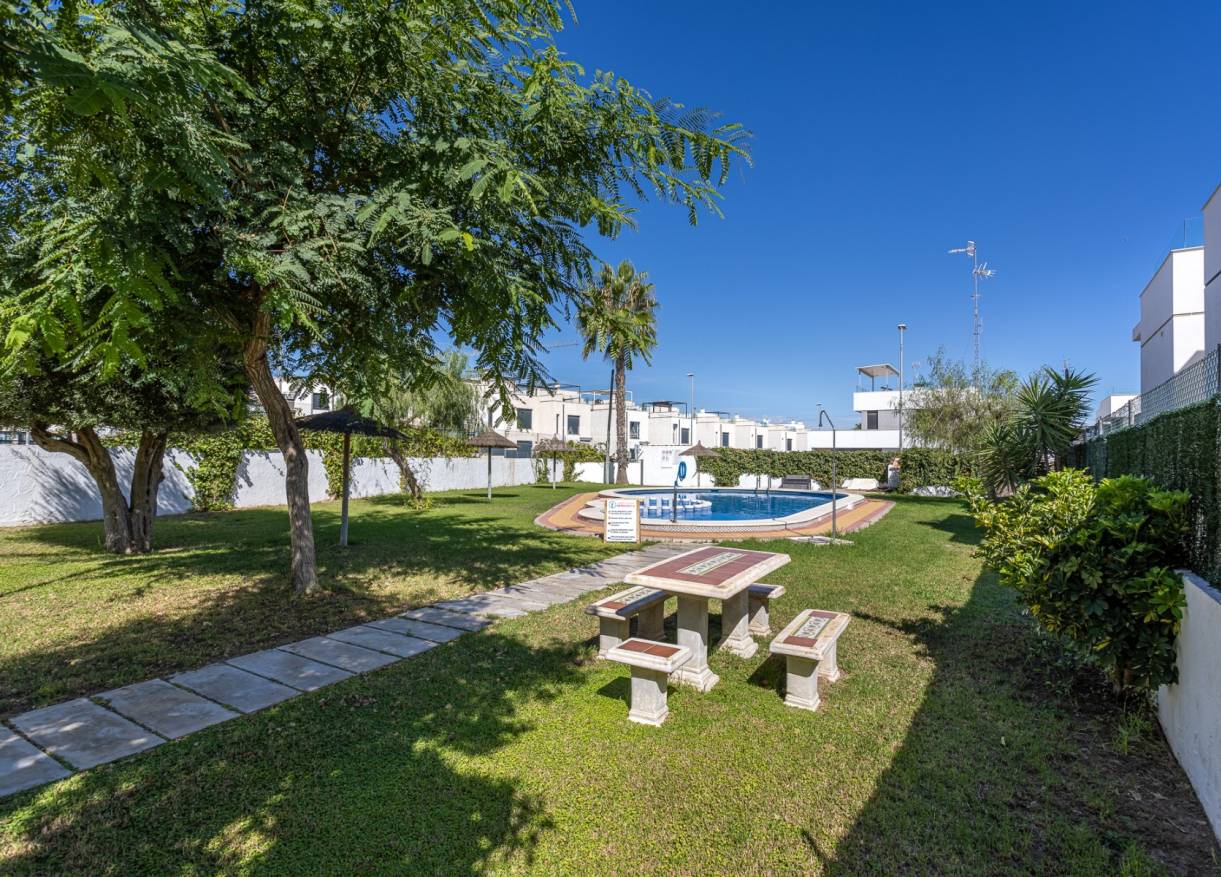 Bestaand - Townhouse / Semi-detached - Orihuela Costa - Villamartin