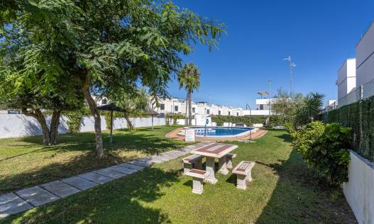 Bestaand - Townhouse / Semi-detached - Orihuela Costa - Villamartin