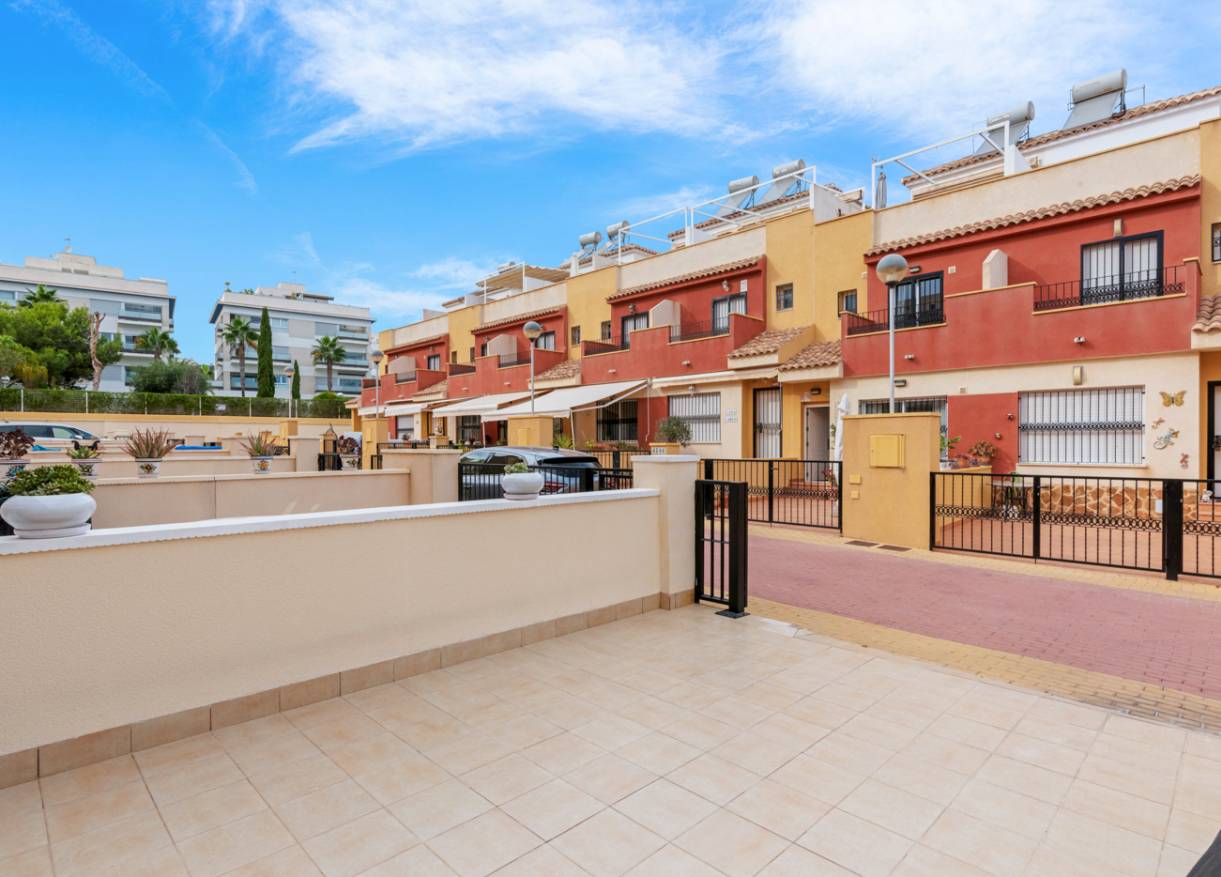 Bestaand - Townhouse / Semi-detached - Orihuela Costa - Los Dolses