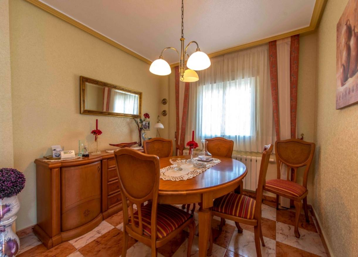 Bestaand - Villa - Villamartín