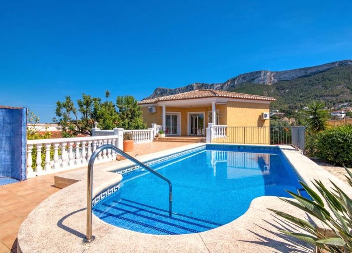 Bestaand - Villa - Denia