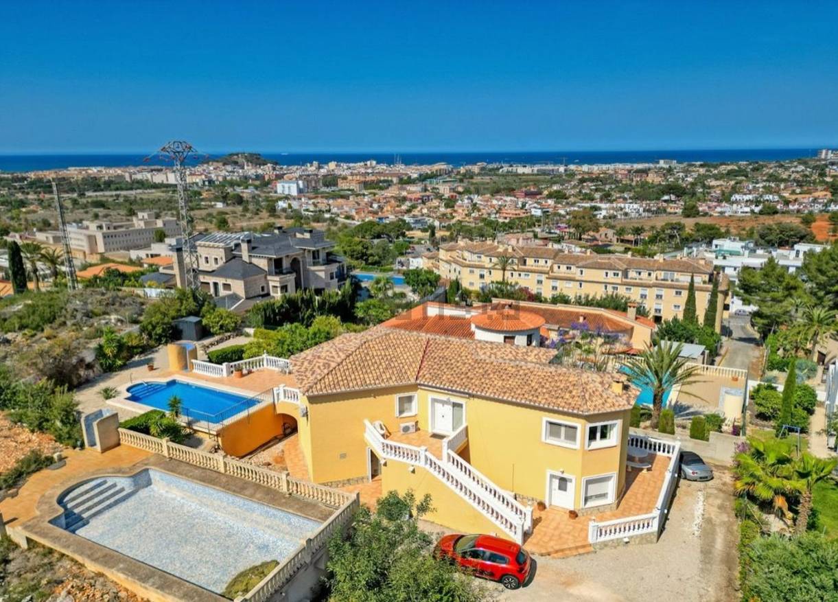 Bestaand - Villa - Denia
