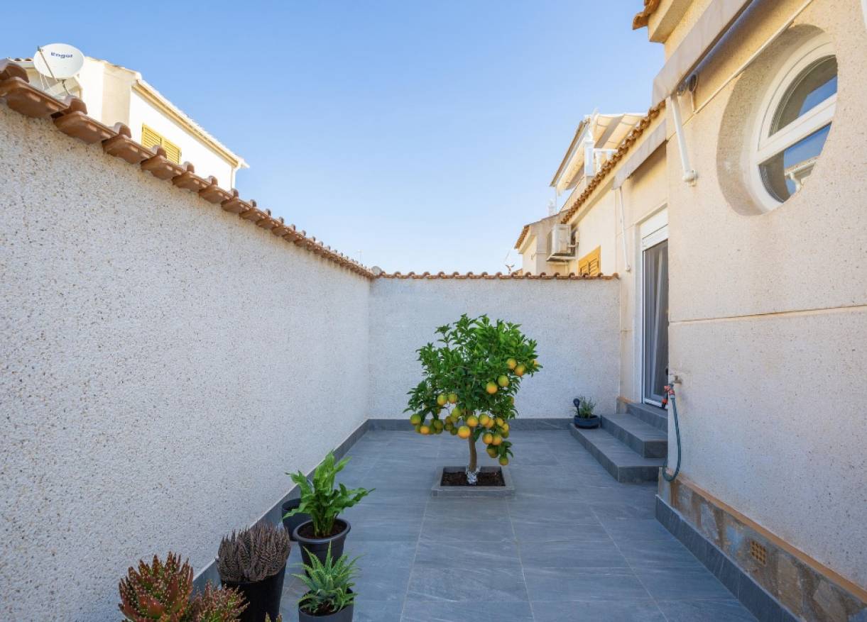 Bestaand - Townhouse / Semi-detached - Orihuela Costa - Playa Flamenca