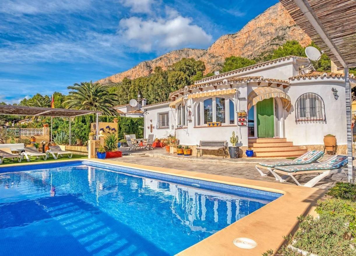 Bestaand - Villa - Jávea